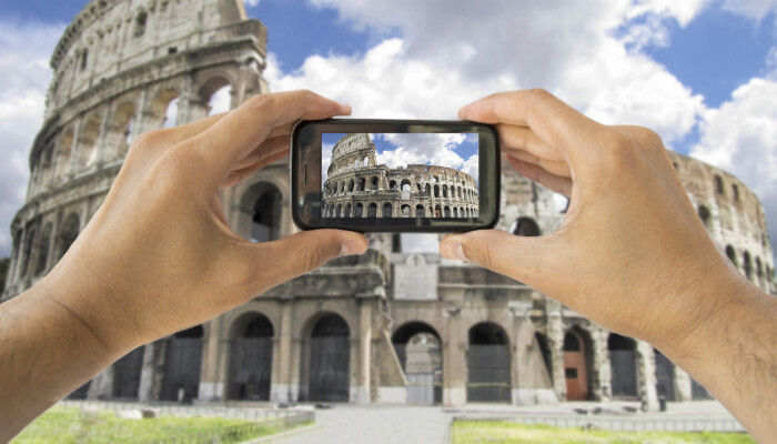 Tips for travelling overseas with your mobile phone.
